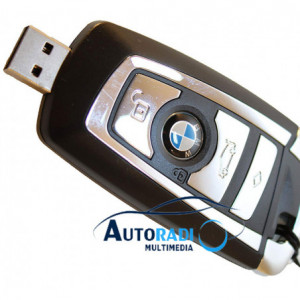 Clé USB en forme de clé BMW